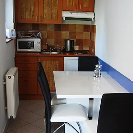 דירה Apartment- Andrew 1